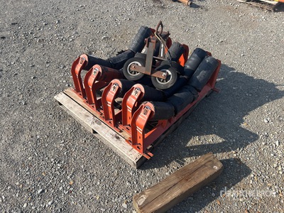 Quantity of pipe rollers