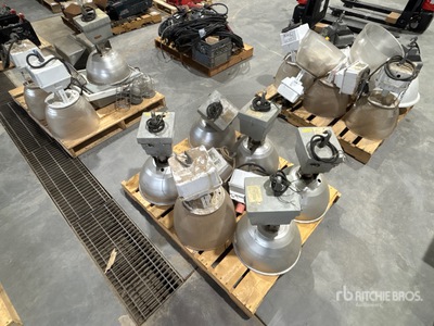 Quantity of (3) Pallets of Shop その他 - 店舗 & 倉庫