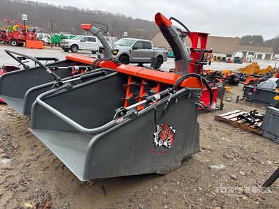 Strawmaster SMMI-4 Skid Steer Bale Shredder/Spreader