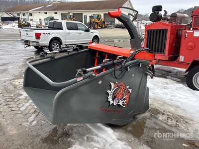 Strawmaster SMMI-4 Skid Steer Bale Shredder/Spreader Divers - Accessoires pour chargeuse à différentiel