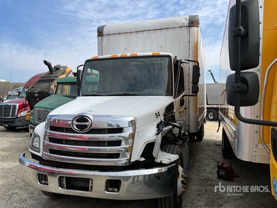 2017 Hino 268 4x2 Cargo Camion fourgon