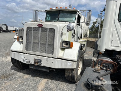 2015 Peterbilt 365 10x4 Camion hormigonera (Inoperable)