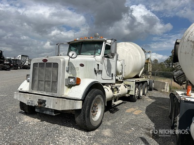 2015 Peterbilt 365 Camion hormigonera (Inoperable)