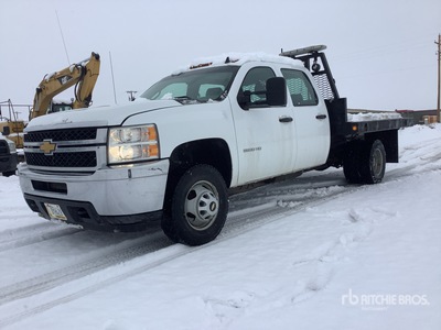 2014 Chevrolet Silverado 3500HD 4x4 Crew Cab 平台トラック