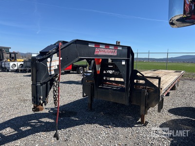 2021 Novae Midsota 28104 lb T/A Gooseneck Hydraulic Tail Trailer