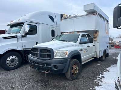 2009 Dodge Ram 5500 4x2 Camion utilitaire