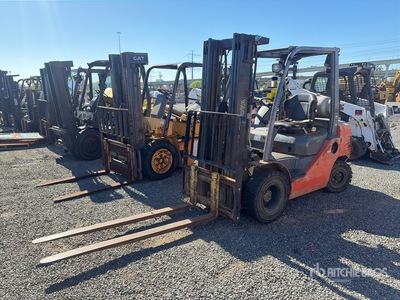 2017 Toyota 8FGU25 4500 lb Pneumatic Tire Forklift