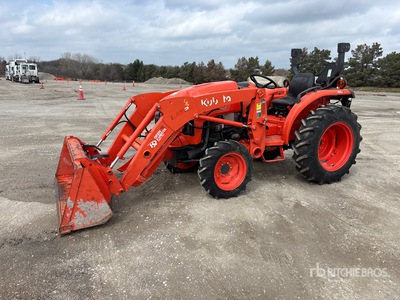 2021 Kubota L3301D 4WD tractor utilitario