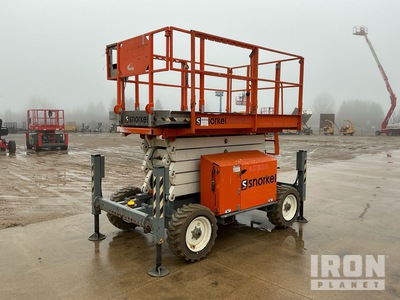 2017 Snorkel S3370RT Diesel 4x4 Elevador de tijera