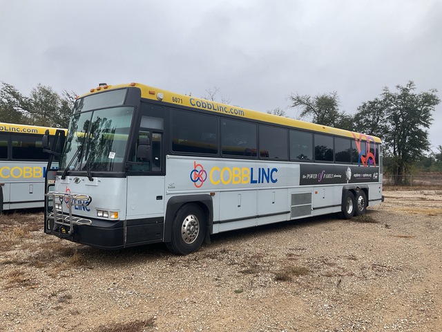 2006 MCI Motor Coach D4500 Coach 2006 MCI Motor Coach D4500 Coach