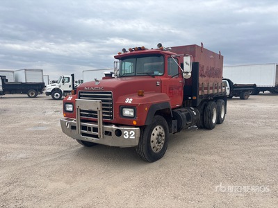 1993 Mack RD688S 6x4 Flatbed Truck