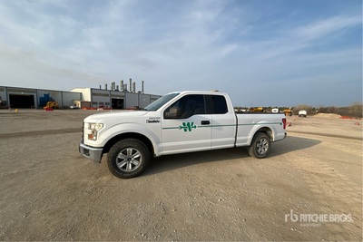 2016 Ford F-150 4x2 Extended Cab بيك اب