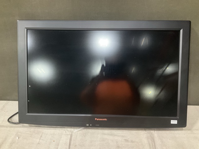 (3) Panasonic TH-32LHR30U LCD TVs