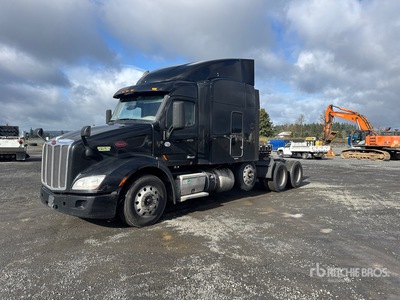 2018 Peterbilt 579 8x4 Ciągnik siodłowy z kabiną sypialną Tri/A