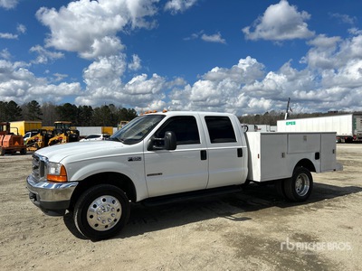 2002 Ford F-550 4x2 Crew Cab Camion de service
