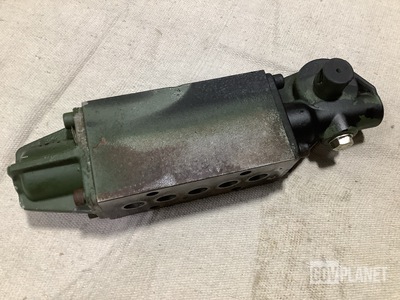 Oshkosh 1471160 Linear Directional Control Valve