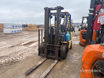 Komatsu G251-12 4650 lb Heftruck