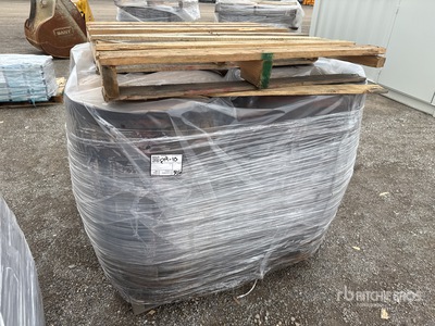 Quantity of (4) Whiskey Barrel معدات بناء متنوعة