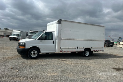 2021 GMC Savana 3500 4x2 Van Truck