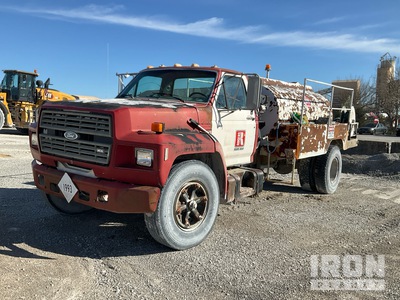 1988 Ford F550 F700 1100 gal 4x2 Fuel Truck