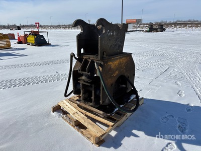 27 in Q/C Excavator Plate Compactor - Fits Komatsu PC130