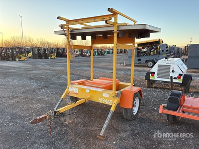 Solar Tech Solar Arrow Board (Inoperable)