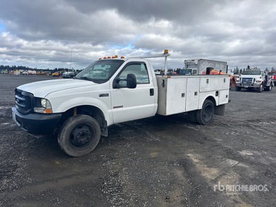 2004 Ford F-450 4x2 Utility Truck