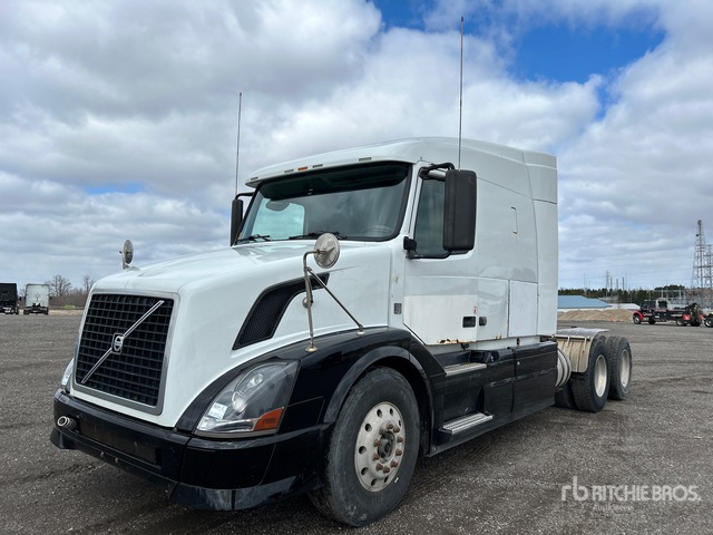 2011 Volvo Vnl 2011 Volvo Vnl 6X4 Heavy Haul T/A Sleeper Truck Tractor