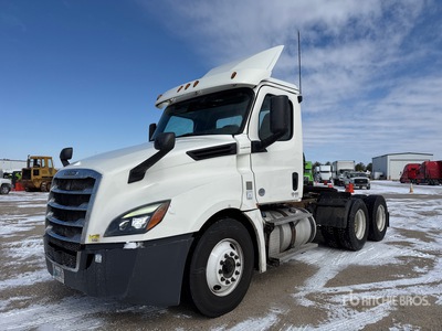 2018 Freightliner Cascadia 126 6x4 T/A Day Cab Truck Tractor