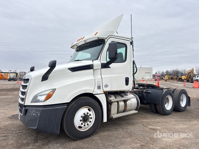 2018 Freightliner Cascadia 126 6x4 T/A Day Cab Truck Tractor