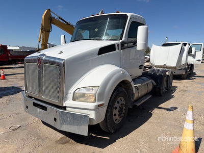 2016 Kenworth T880 T/A Day Cab Truck Tractor