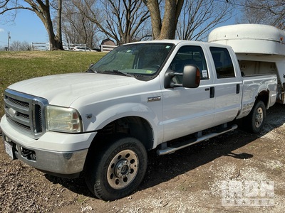 2005 Ford F-250 XLT 4x4 Crew Cab Pickup