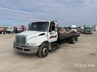 2009 International 4300 4x2 Tow Truck