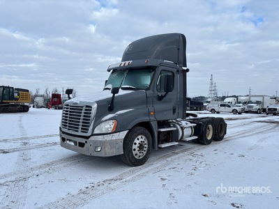 2016 Freightliner Cascadia 125 6x4 T/A Day Cab Truck Tractor