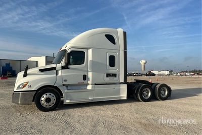 2019 Freightliner Cascadia 126 6x4 T/A Sleeper Truck Tractor