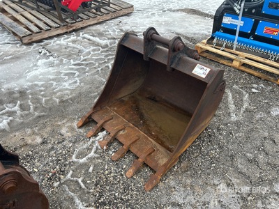 AMI 36 in Digging Excavator Bucket