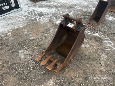 AMI 18 in Digging Excavator Bucket