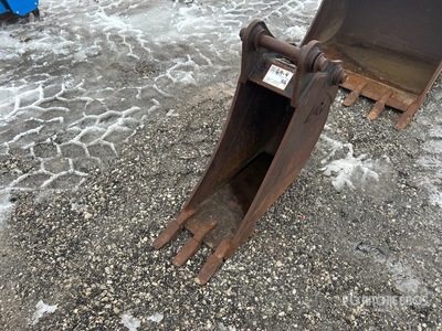 AMI 11 in Digging Excavator Bucket