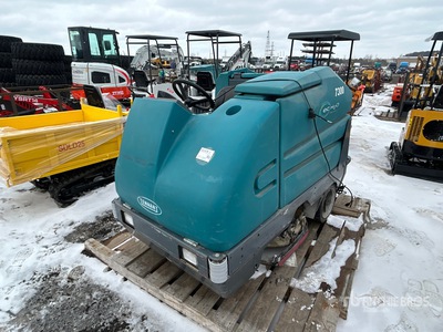 Tennant 7300 Ride-On Electric Floor Sweeper