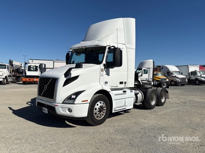 2020 Volvo VNR64300 6x4 Cabeza Tractora Cabina Corta