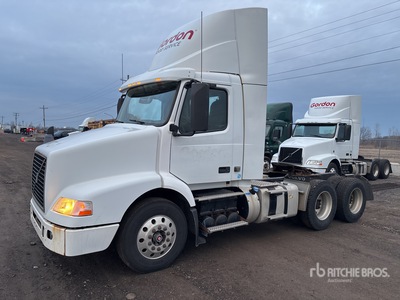 2016 Volvo VNM 6x4 T/A Dagcabine Trekker