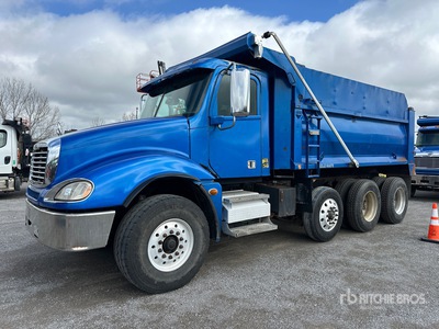 2013 Freightliner Columbia CL120 Tri/A Camión dumper (Glider Kit)