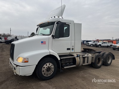 2016 Volvo VNM 6x4 T/A Dagcabine Trekker