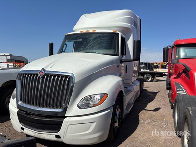 2023 International LT625 6x4 Tracteur routier couchette