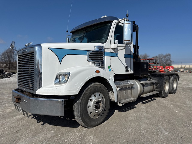 2015 Freightliner 122SD 6x4 Winch Truck