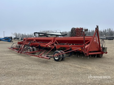 International 7100 Seed Drill