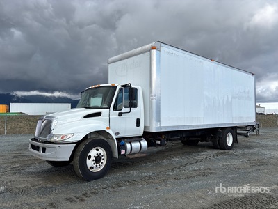 2018 International 4300 Furgoneta caja cerrada