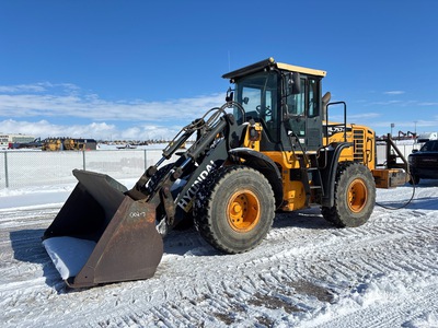 2014 Hyundai HL757TM-9 Pala gommata