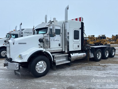 2022 Kenworth T800 8x6 Sleeper Winch Truck