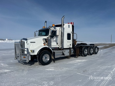 2015 Kenworth T800 8x6 Sleeper Winch Truck